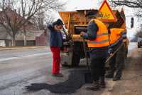 На чернiвецьких дорогах лiквiдували 15,6 тис. кв. м ям