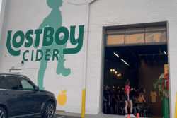 Владельцы американского бара собрали деньги для украинских детей