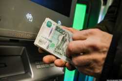 В России начались задержки зарплат