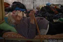 Как старики спасаются от войны