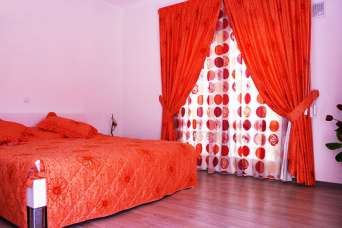 Червоний колір в інтер&#039;єрі до дня Валентина