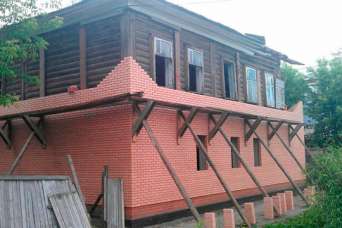 Как правильно обложить деревянный дом кирпичом