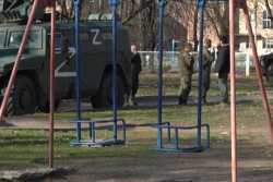 Учителя из "ДНР" силой отправили воевать и осудили за госизмену