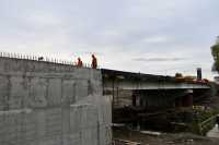 На мосту у Теребовлi армують розподiльчу плиту прогонової будови