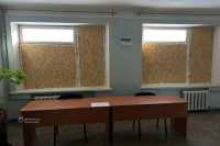 У амбулаторiї в Днiпрi усi вибитi вiкна закрили osb