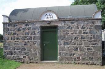 Курьезы: в Англии есть самая маленькая тюрьма в мире на двух человек. Фото