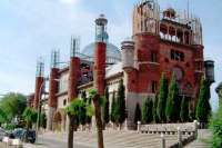 Как в  Испании уже 50 лет человек в одиночку строит храм. Видео