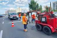 В Києвi вже лiквiдували 125 км трiщин асфальтового покриття на автошляхах