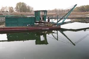 Под Киевом вовсю незаконно добывают песок