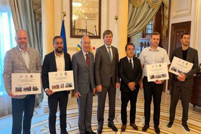 Харкiвськi комунальнi пiдприємства отримали спецтехнiку