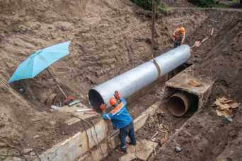 У Києвi замiнили аварiйну дiлянку магiстрального трубопроводу